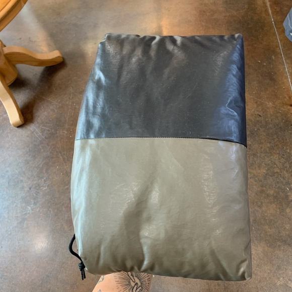 Nwt $895 Kassl Edition two tone padded pillow clutch - Picture 1 of 3